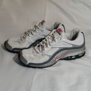 Nike reax run 5 sneakers size 11